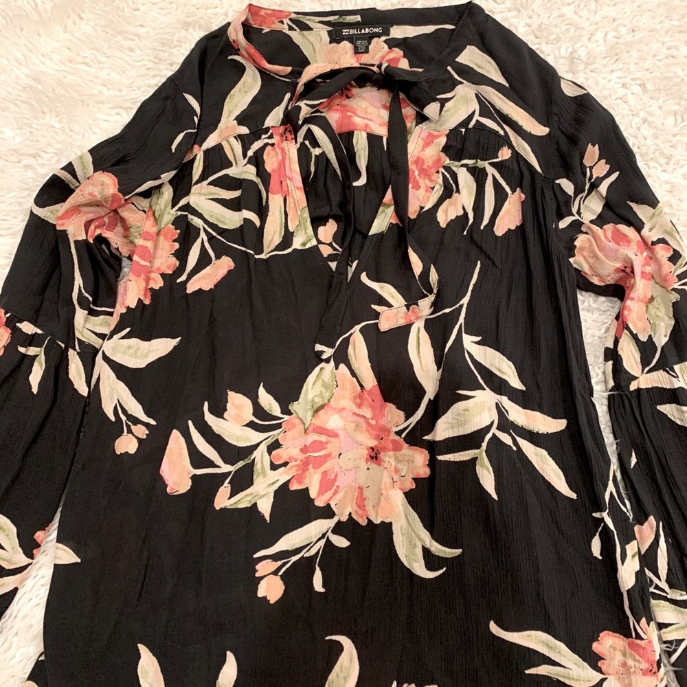 Billabong floral bell sleeve blouse